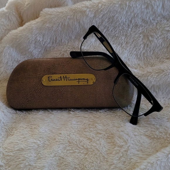 Ernest hemmingway frames - Picture 1 of 1